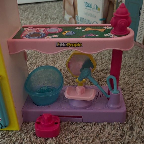 Barbie/Little People Pet Care Playset - like new - Picture 4 of 6